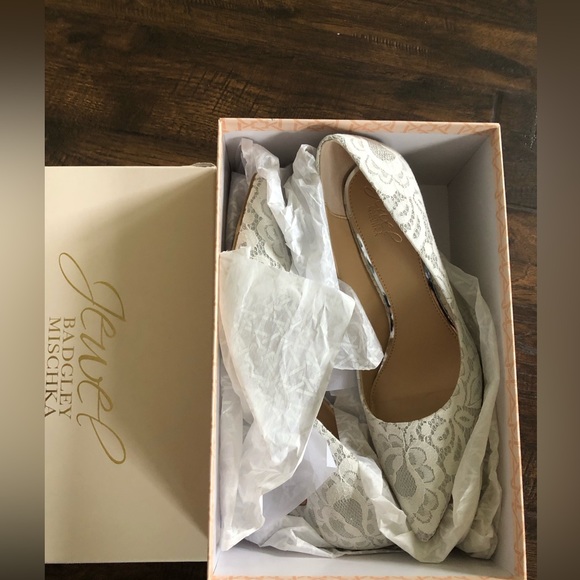 Jewel Badgley Mischka Zuri Evening White Lace Women’s 9.5 Pumps - Picture 5 of 6